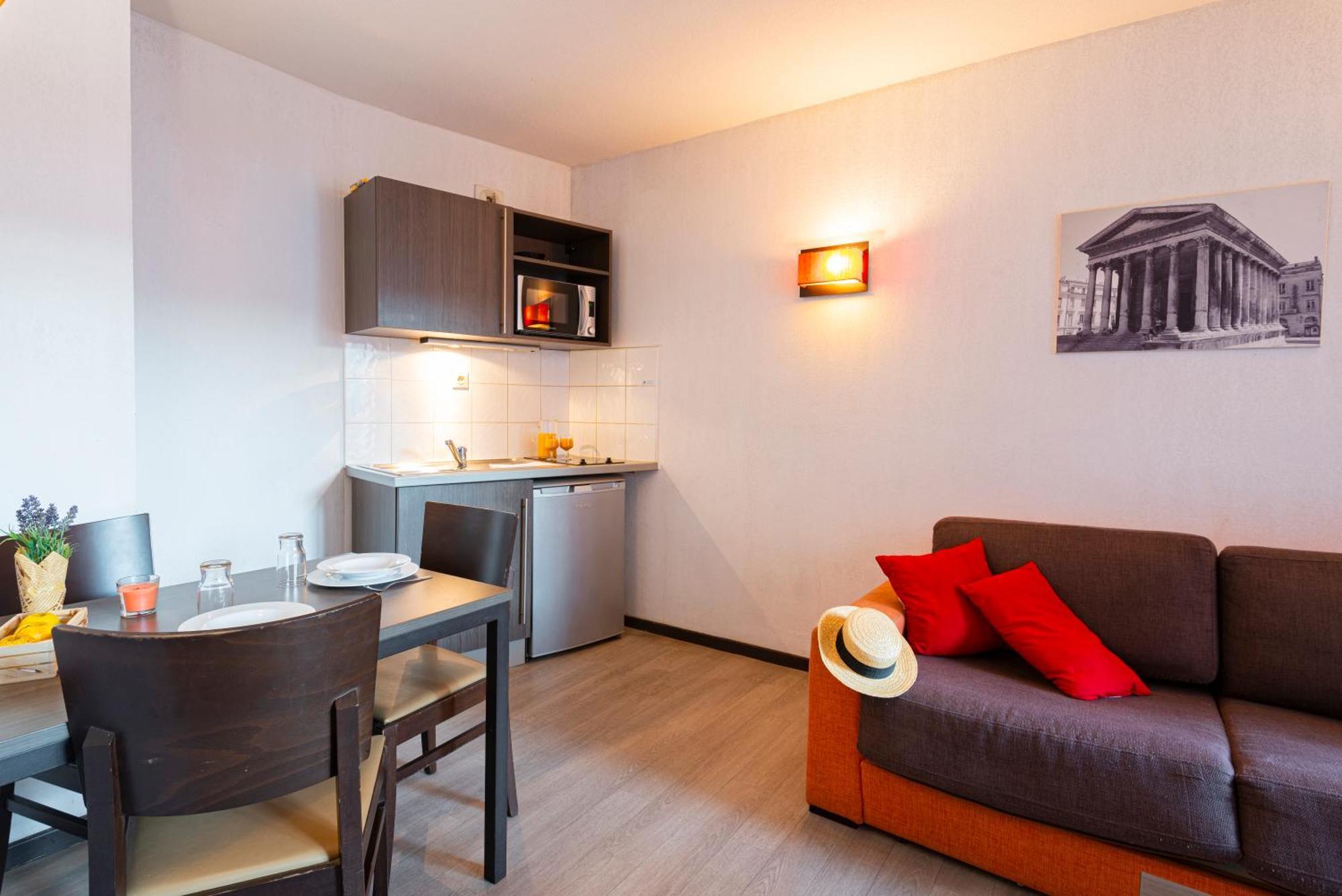 Comfort Aparthotel Nimes Centre Exterior foto