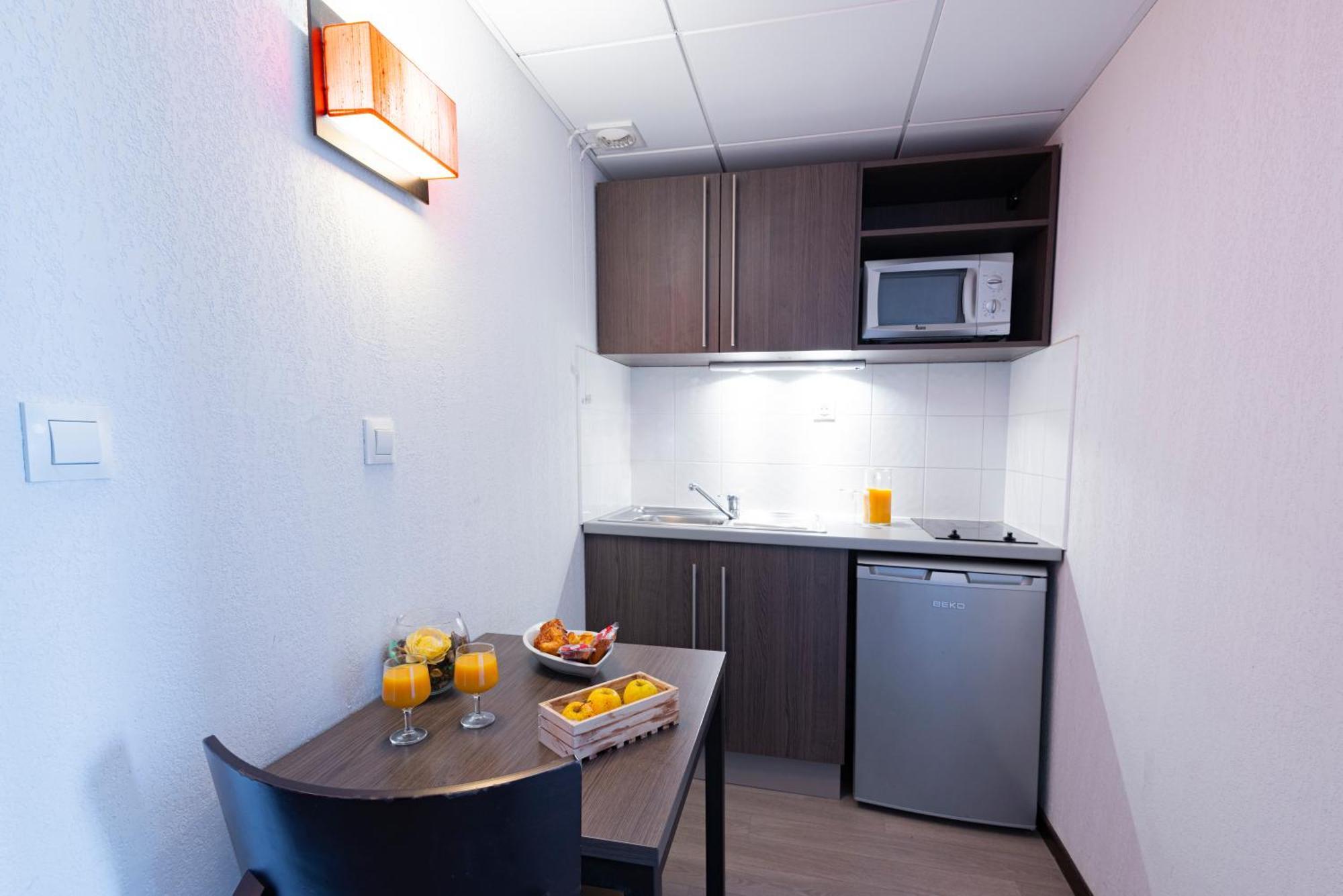 Comfort Aparthotel Nimes Centre Exterior foto
